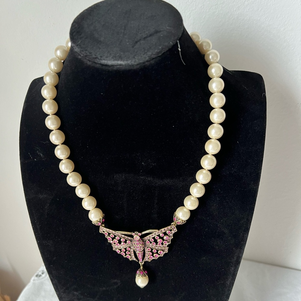 Heidi Daus Pink Butterfly Faux Pearl Drop Necklace Adjustable Necklace. Mint